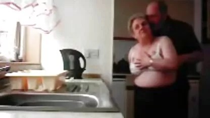 Vanaema ja vanaisa köögis seksvideod