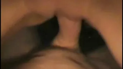 Suured tissid ja poolaka seksi keerutamine maal