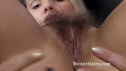 Amatöör Brünett Karvane Masturbatsioon Soolo Veebikaamera