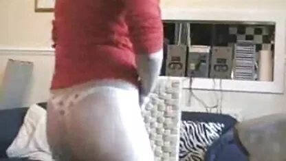 Teismelised tantsivad emadega seksikaid lugusid