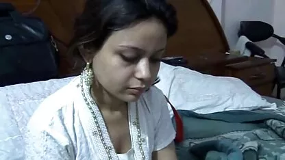 Seksikas blondiin Veronica Khan seksib oma mehega. Pussy Sex Videod