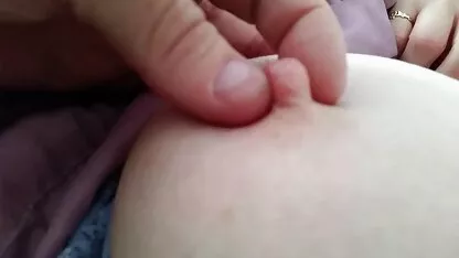 Mängige vanade väsinud nibudega. Ilusad erootilised fotod