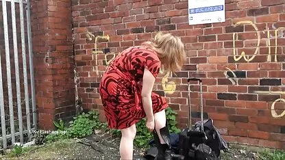 Punapea lesbi masturbatsioon ja väljas privaatne video
