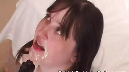 Ahnele karvasele meeldib hobuse videoga seksida