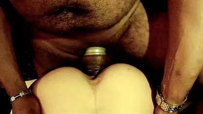 Koletu must reede, 2. päev 3 vintage tussu videod Pariisis