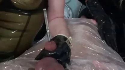 Naine, kostüümide ja hea videotööga